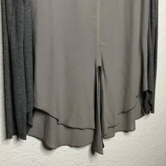 Lola & Sophie gray split hem knit sleeve v neck mixed fabric top size Large - Picture 3 of 11